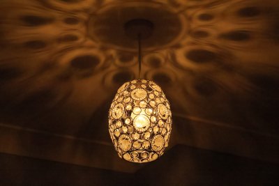 Ambachtelijke lampen zijn de nieuwe kunst in je woonkamer
